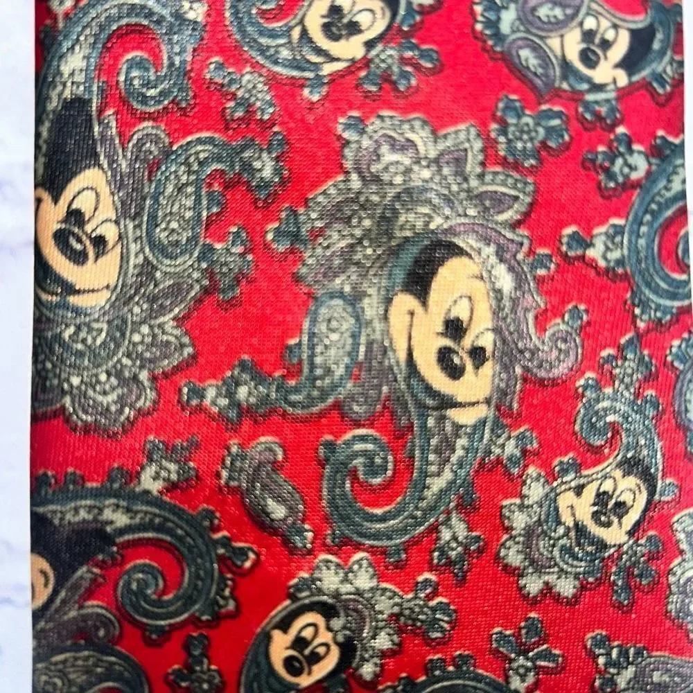 NWOT men’s full size disney mickey mouse paisley necktie